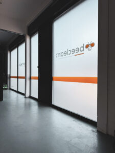 Beeclean Melkglasfolie etched glas folie privacy folie lichtdoorlatend Rotterdam - Plakdame
