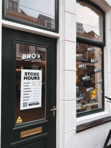 Bro's Brielle Pand Raam Belettering Reclame Stickers Rotterdam - Plakdame