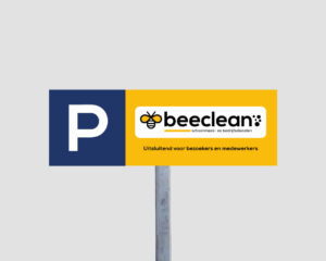 Beeclean Bedrijfs parkeerbord laten ontwerpen plakdame Rotterdam